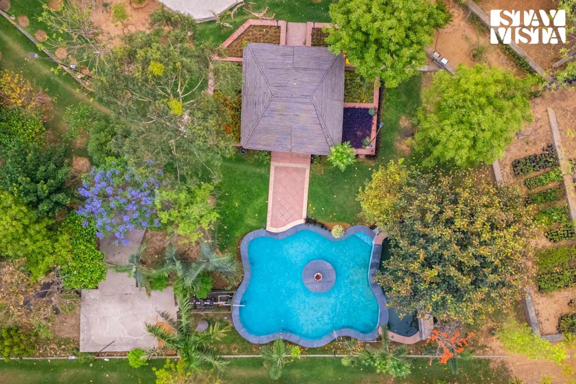 Stayvista At Maple Farms With Pool, Bbq & Bonfire Sohna Kültér fotó