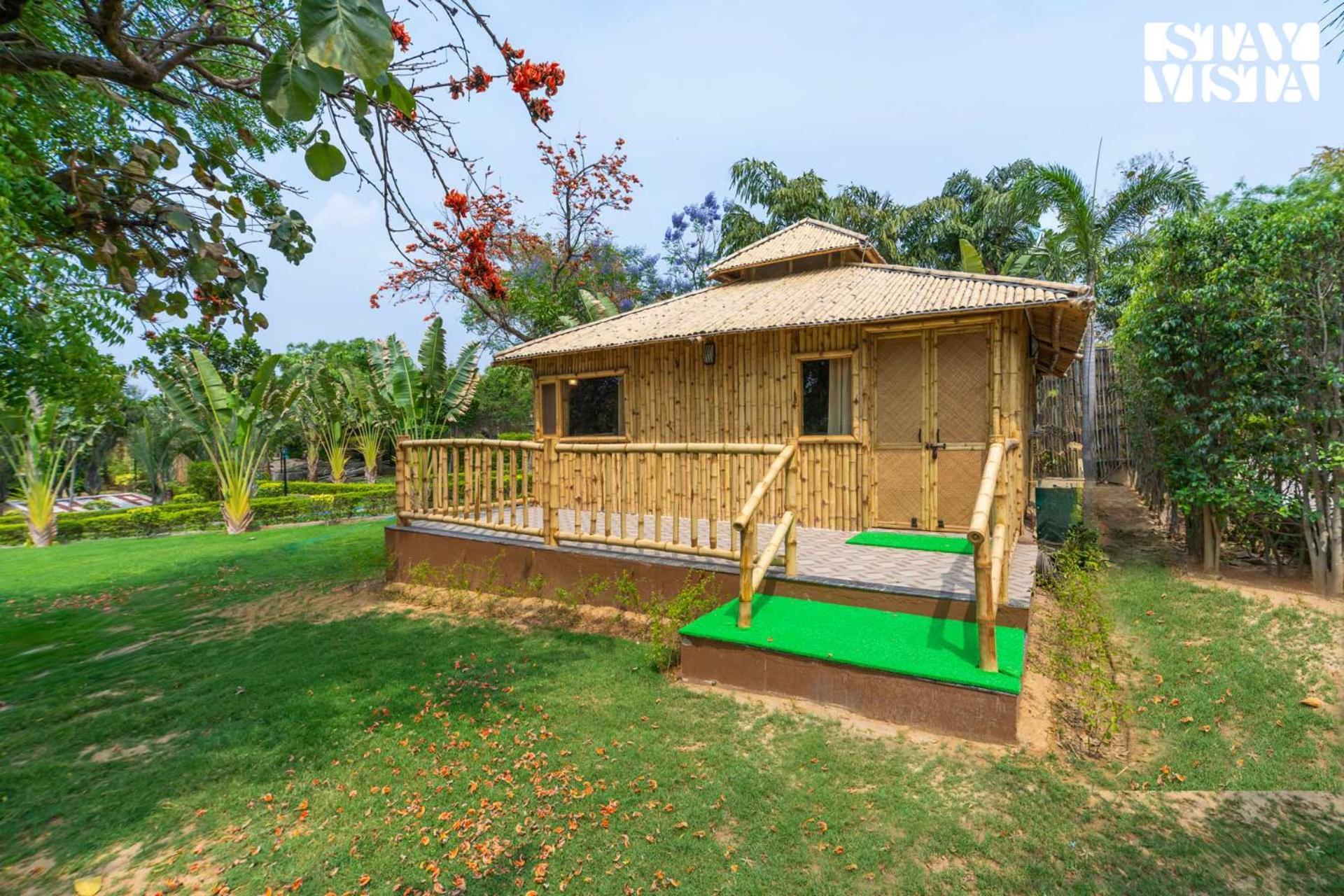 Stayvista At Maple Farms With Pool, Bbq & Bonfire Sohna Kültér fotó